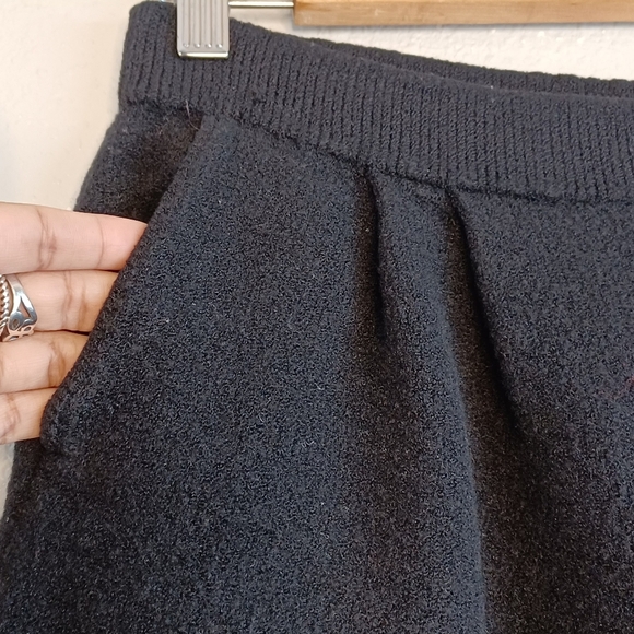 St. John Basics Size 6 Knit Old Money Pull-On Cropped Pants - Picture 7 of 12